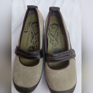 Merrell Tan and Brown Flats with Sporty Rubber Sole (#130)